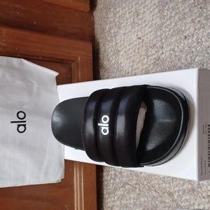 Alo Yoga Cloud it Slide size 7